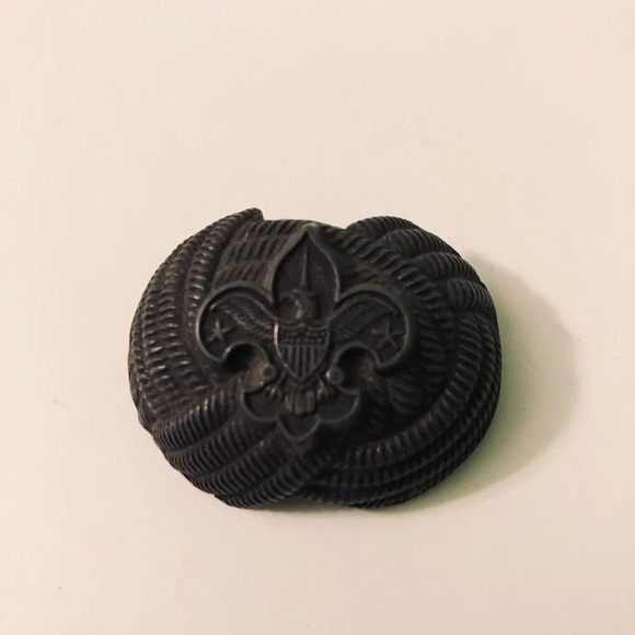 Vintage Boy Scout Neckerchief Slide Scarf Slider Eagle Crest - Picture 1 of 8